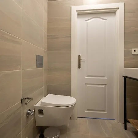 Nomado With Gym Hotel